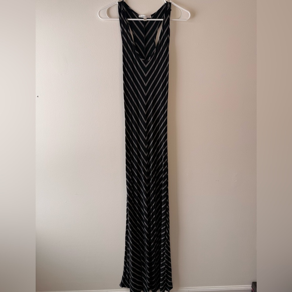 Laila Jayde Black and Gray Striped Top